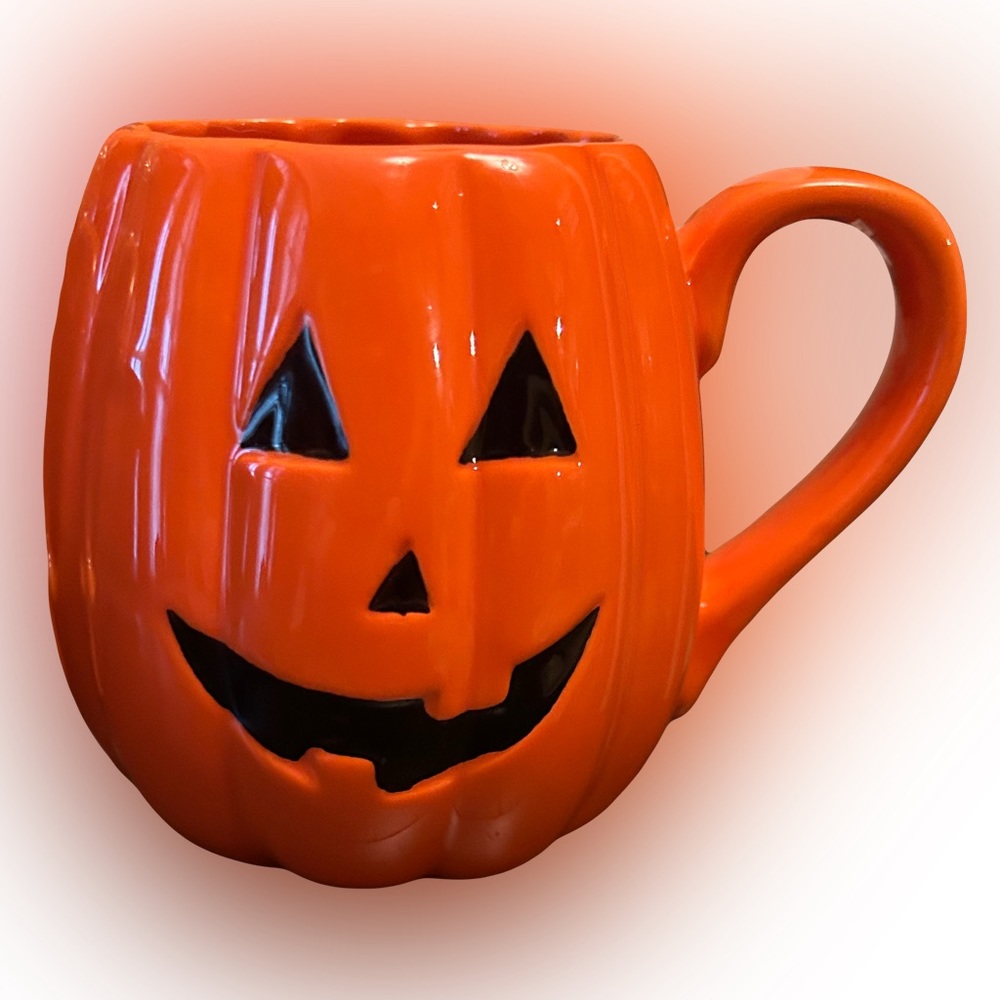 Smiling Pumpkin Mug-Lang Design
